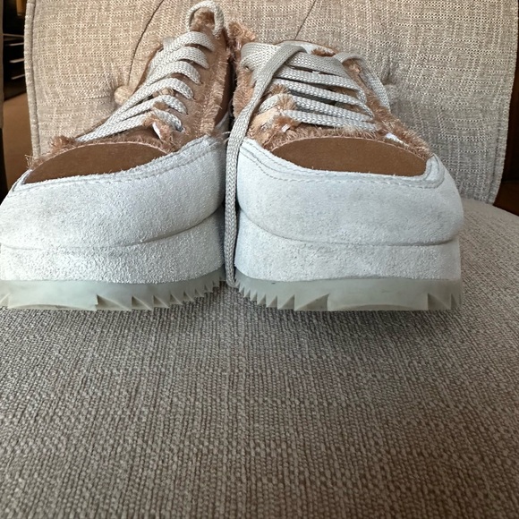 Orella Platform Sandal (Women)
Pedro Garcia - Picture 3 of 11